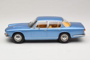 Maserati Quattroporte I Light Blue Metallic KK-Scale 1:18 KKDC181514 Diecast — photo 3 of 6