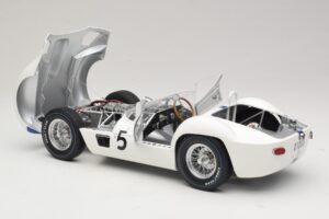 Maserati Tipo 61 #5 Camoradi S. Moss / D. Gurney 1000km Nurburgring Winner 1960 Minichamps 1:12 120601205 Diecast — photo 5 of 8