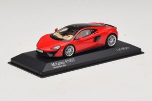 McLaren 570GT Vermillion Red Minichamps 1:43 537154522 Diecast — photo 2 of 5