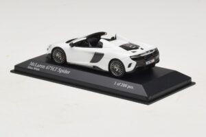 McLaren 675LT Spider Silica White Minichamps 1:43 537154432 Diecast — photo 3 of 5