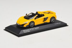 McLaren 675LT Spider Volcano Yellow Minichamps 1:43 537154430 Diecast — photo 2 of 5
