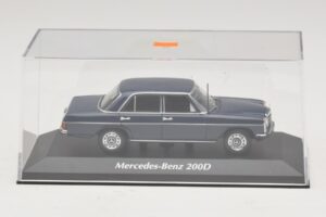 Mercedes 200D W115 Blue Maxichamps 1:43 940034000 Diecast — photo 4 of 5