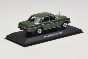 Mercedes 200D W115 Dark Green Maxichamps 1:43 940034001 Diecast — photo 2 of 5