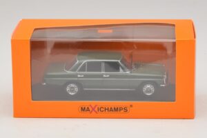 Mercedes 200D W115 Dark Green Maxichamps 1:43 940034001 Diecast — photo 5 of 5