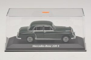 Mercedes 220 S W180 Dark Green Maxichamps 1:43 940033001 Diecast — photo 4 of 5