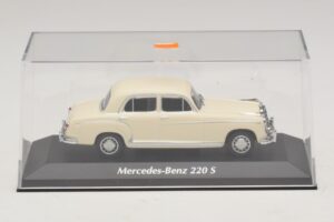 Mercedes 220 S W180 White Maxichamps 1:43 940033000 Diecast — photo 4 of 5