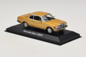 Mercedes 230 CE C123 Gold Metallic Maxichamps 1:43 940032220 Diecast — photo 3 of 5