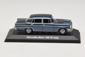 Mercedes 300 SE W112 Lang Blue Metallic Maxichamps 1:43 940035200 Diecast