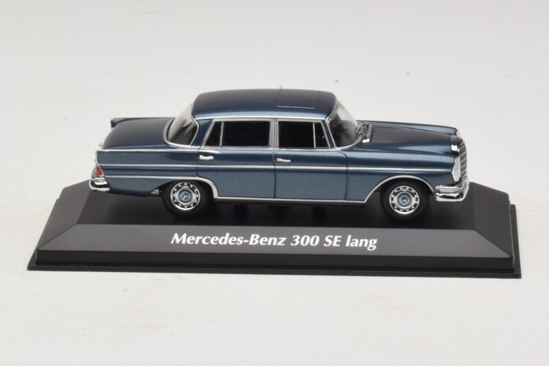 Mercedes 300 SE W112 Lang Blue Metallic Maxichamps 1:43 940035200 Diecast