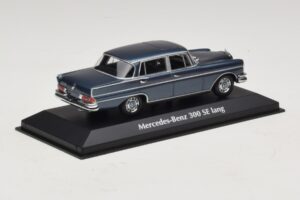 Mercedes 300 SE W112 Lang Blue Metallic Maxichamps 1:43 940035200 Diecast — photo 2 of 5