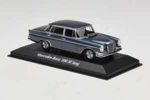 Mercedes 300 SE W112 Lang Blue Metallic Maxichamps 1:43 940035200 Diecast — photo 3 of 5