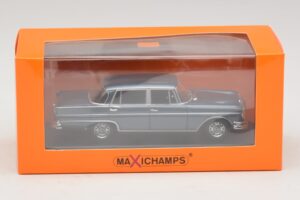 Mercedes 300 SE W112 Lang Blue Metallic Maxichamps 1:43 940035200 Diecast — photo 5 of 5