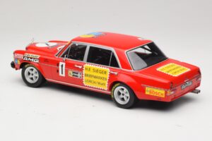 Mercedes 300 SEL 6.8 #1 H. Heyer / Betzler 24 Hours of Nurburgring 1972 Minichamps 1:18 155723401 Diecast — photo 5 of 6