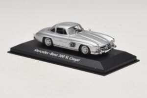 Mercedes 300 SL W198 Silver Maxichamps 1:43 940039000 Diecast — photo 3 of 5