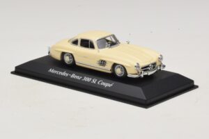 Mercedes 300 SL W198 White Maxichamps 1:43 940039002 Diecast — photo 3 of 5