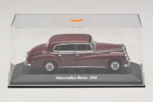 Mercedes 300 W186 Dark Red Maxichamps 1:43 940039060 Diecast — photo 4 of 5