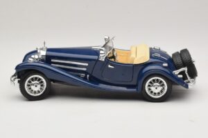Mercedes 500K Roadster Blue Bburago 1:20 3070 Diecast — photo 4 of 8
