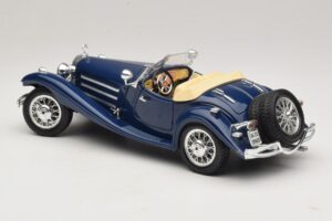 Mercedes 500K Roadster Blue Bburago 1:20 3070 Diecast — photo 7 of 8