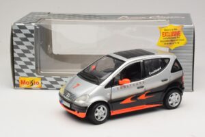 Mercedes A-Class W168 D. Coulthard Silver Maisto 1:18 35841 Diecast — photo 8 of 8