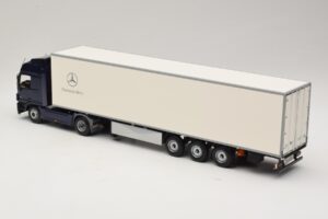 Mercedes Actros 1044 Blue Minichamps 1:43 B66000604 Diecast — photo 5 of 7