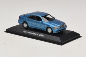 Mercedes C-Class W202 Blue Metallic Maxichamps 1:43 940037060 Diecast — photo 3 of 5