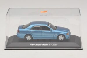Mercedes C-Class W202 Blue Metallic Maxichamps 1:43 940037060 Diecast — photo 4 of 5
