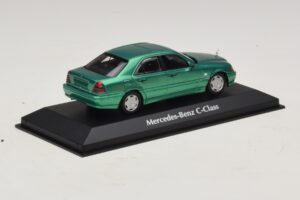 Mercedes C-Class W202 Green Metallic Maxichamps 1:43 940037061 Diecast — photo 2 of 5