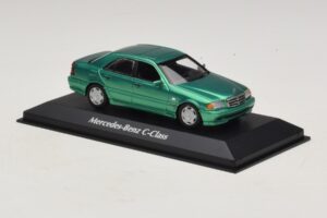 Mercedes C-Class W202 Green Metallic Maxichamps 1:43 940037061 Diecast — photo 3 of 5