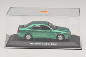 Mercedes C-Class W202 Green Metallic Maxichamps 1:43 940037061 Diecast — photo 4 of 5