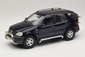 Mercedes ML320 W163 Blue Maisto 1:18 31847 Diecast