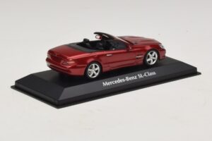 Mercedes SL R230 Red Metallic Maxichamps 1:43 940037530 Diecast — photo 2 of 5