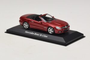 Mercedes SL R230 Red Metallic Maxichamps 1:43 940037530 Diecast — photo 3 of 5