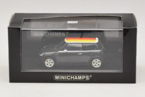 Mini Cooper One R50 Green With German Flag Minichamps 1:43 MINI033 Diecast — photo 5 of 5