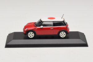 Mini Cooper One R50 Red With Japanese Flag Minichamps 1:43 MINI034 Diecast