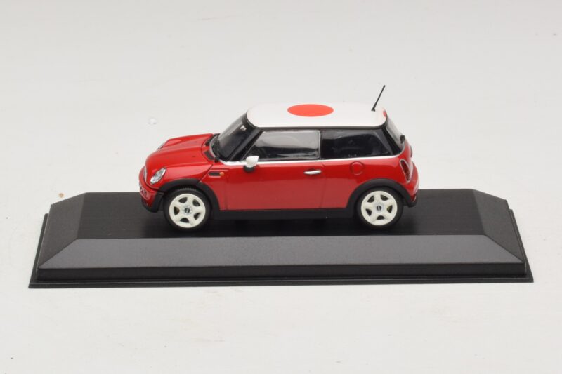 Mini Cooper One R50 Red With Japanese Flag Minichamps 1:43 MINI034 Diecast
