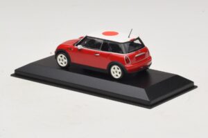 Mini Cooper One R50 Red With Japanese Flag Minichamps 1:43 MINI034 Diecast — photo 3 of 5