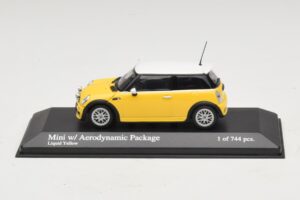 Mini Cooper One R50 With Aero Package Yellow Minichamps 1:43 431138274 Diecast