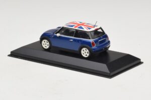 Mini Cooper S R53 Blue With British Flag Minichamps 1:43 MINI026 Diecast — photo 3 of 4