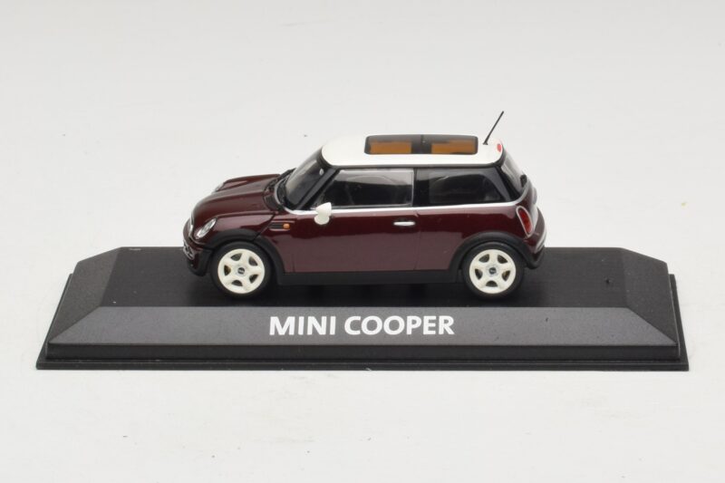 Mini Cooper S R53 Dark Red With Panoramic Roof Minichamps 1:43 Mini Cooper S R53 Dark Red With Panoramic Roof Minichamps 1:43 MINI019 Diecast