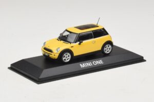 Mini Cooper S R53 Liquid Yellow With Panoramic Roof Minichamps 1:43 MINI013 Diecast — photo 2 of 4