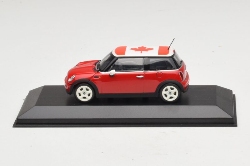 Mini Cooper S R53 Red With Canadian Flag Minichamps 1:43 MINI017 Diecast