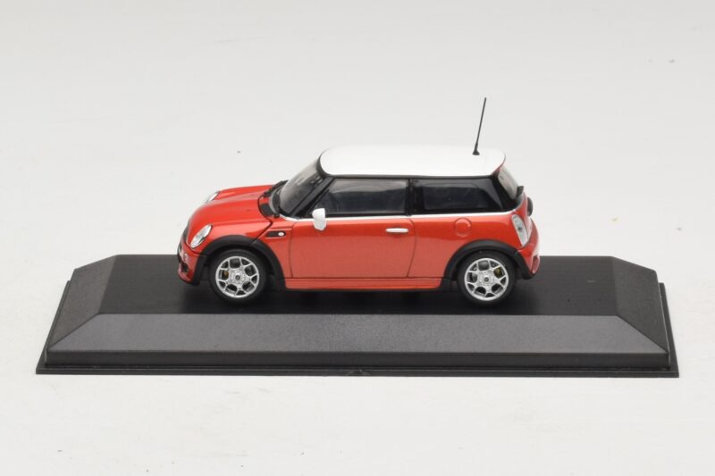 Mini Cooper S R53 Red With White Roof Minichamps 1:43 MINI025 Diecast