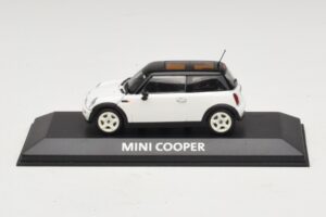 Mini Cooper S R53 White With Black Roof Minichamps 1:43 MINI027 Diecast