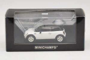 Mini Cooper S R53 White With Black Roof Minichamps 1:43 MINI027 Diecast — photo 4 of 4