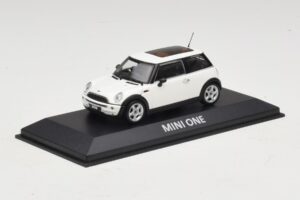 Mini Cooper S R53 White With Panoramic Roof Minichamps 1:43 MINI020 Diecast — photo 2 of 5