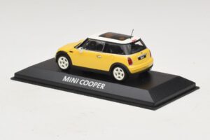 Mini Cooper S R53 Yellow With Yellow Panoramic Roof Minichamps 1:43 MINI029 Diecast — photo 3 of 4