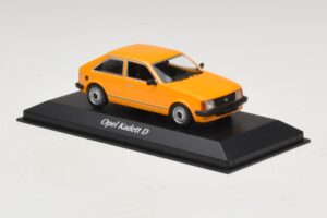 Opel Kadett D Orange Maxichamps 1:43 940044101 Diecast — photo 3 of 5