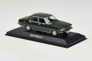 Opel Rekord D Dark Green Maxichamps 1:43 940044001 Diecast — photo 3 of 5