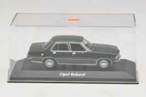 Opel Rekord D Dark Green Maxichamps 1:43 940044001 Diecast — photo 4 of 5
