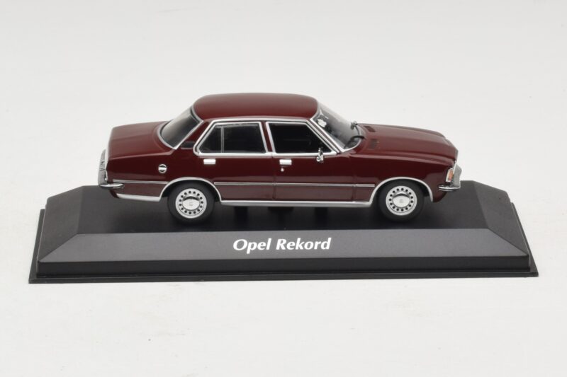 Opel Rekord D Dark Red Maxichamps 1:43 940044000 Diecast